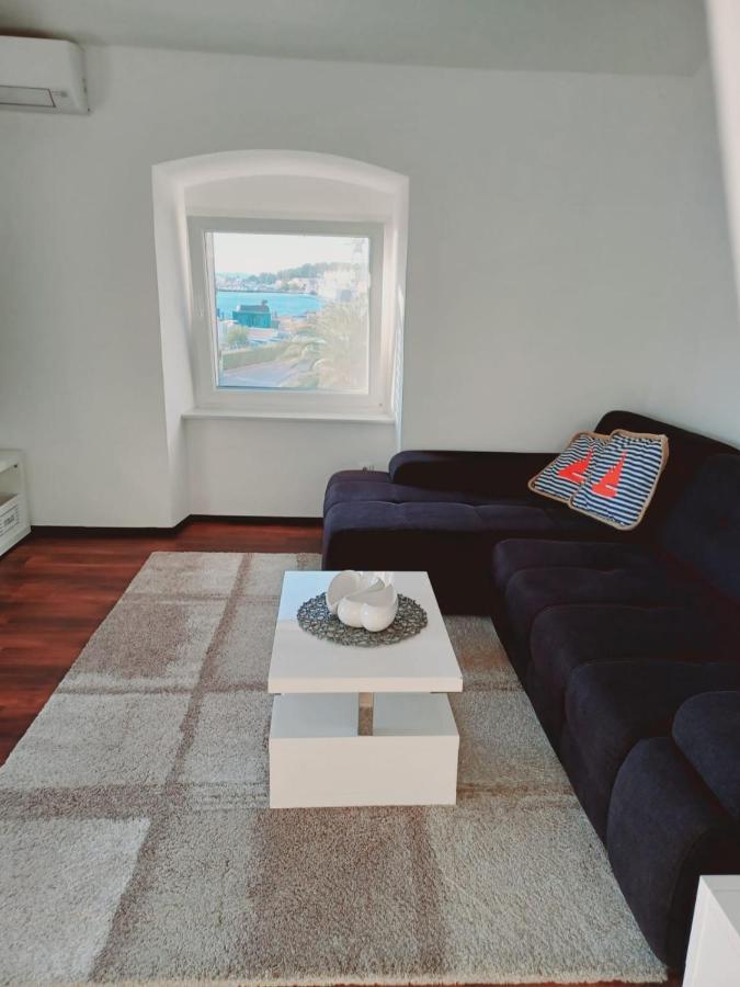 Niko 1 Lägenhet Mali Lošinj Exteriör bild