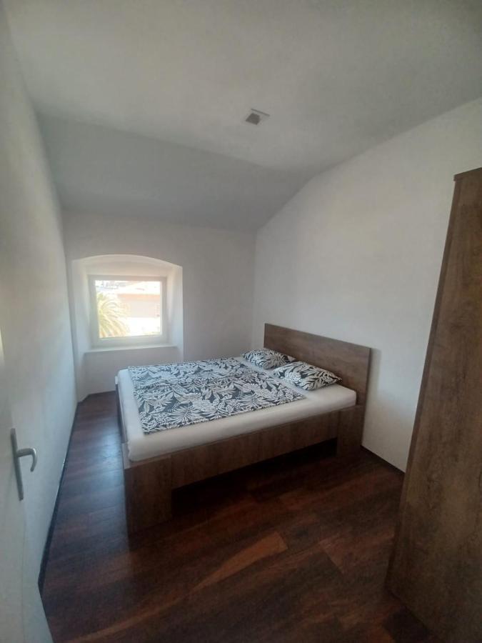 Niko 1 Lägenhet Mali Lošinj Exteriör bild